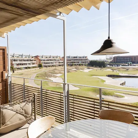 Near Golf Course With Pool Apartment *