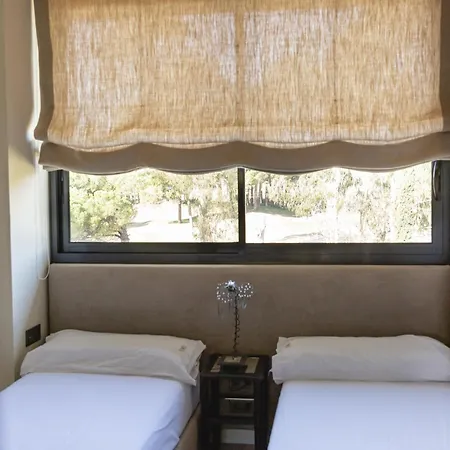 Apartment Near Golf Course With Pool