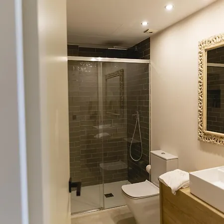 Near Golf Course With Pool Apartment