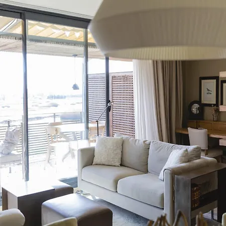 Near Golf Course With Pool Апартаменты